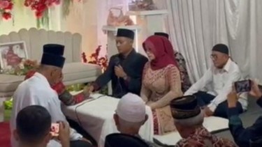 Guru di Jember atau "Bu SR" yang Viral dengan Puluhan Video Syur ...