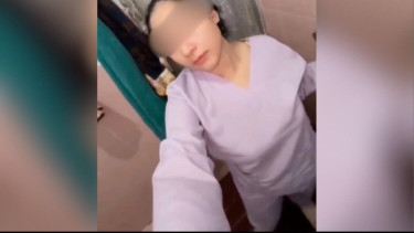 Polisi Olah TKP di Rumah Ibu dan Anak yang Tewas Dalam Toren - tvOne