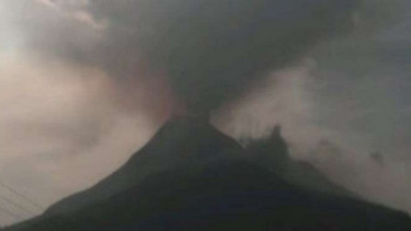 Gunung Lewotobi Laki-Laki Erupsi: Kolom Abu Capai 1.200 Meter