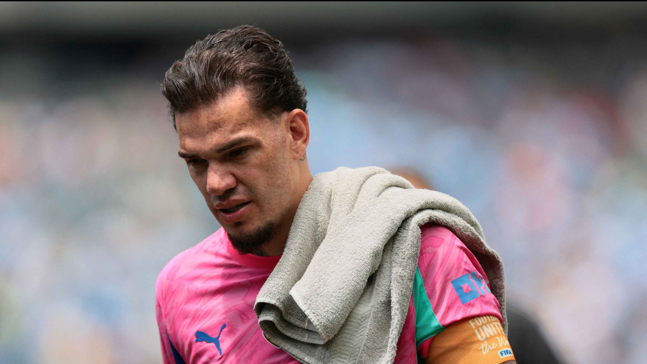 Ederson Santana - Đôi Chân Của Một Thủ Môn Xuất Sắc Trong Khung Gỗ Manchester City