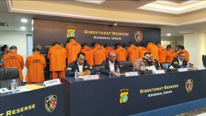 Kacab BRI Ilham Sempat Diancam Oknum TNI, Ini Kronologi Lengkapnya: Minta Uang Rp5 Juta Hingga Disikat
            - galeri foto